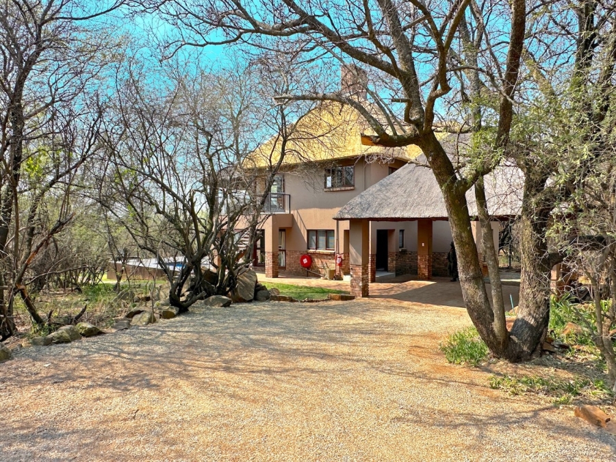 4 Bedroom Property for Sale in Boschenvaal River Front Lodges Free State